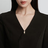 2025 Japan and South Korea summer temperament light luxury small brooch pink zircon anti-light brooch skirt collar buckle rose spike needle