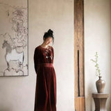 New Chinese high-end autumn dress, embroidered velvet long skirt, gentle temperament loose dress