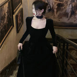 2025 High-end velvet dress women's autumn and winter temperament waist and thin  retro Hepburn style a-word skirt dress