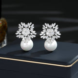 2025 New high-end fashion temperament earrings trendy atmosphere niche zircon earrings s925 silver needle snowflake pearl stud earrings