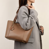 2025 Bag Women's popular Autumn Premium Sense Large Capacity Tote Bag Contrasting Color Niche Temperament Shoulder Bag Practical Commuter Bag